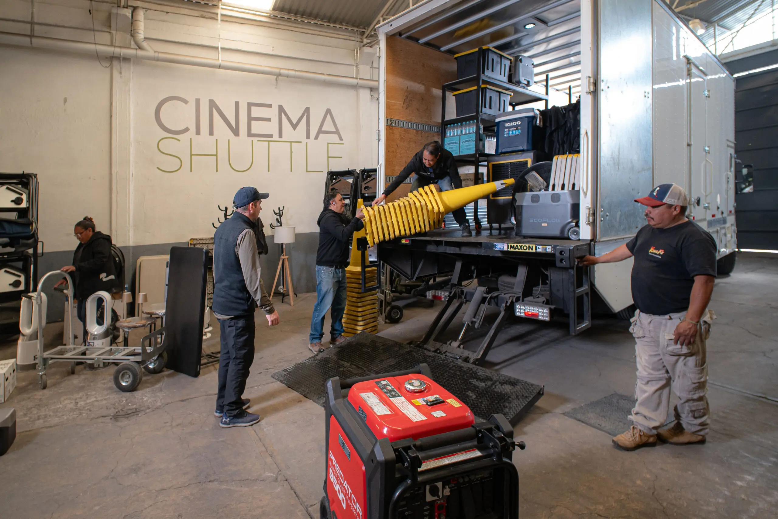 CINEMA SHUTTLE2 1 16